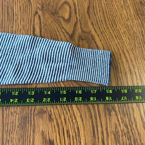 Everlane Women's Grey and Blue Sweater - Picture 5 of 6